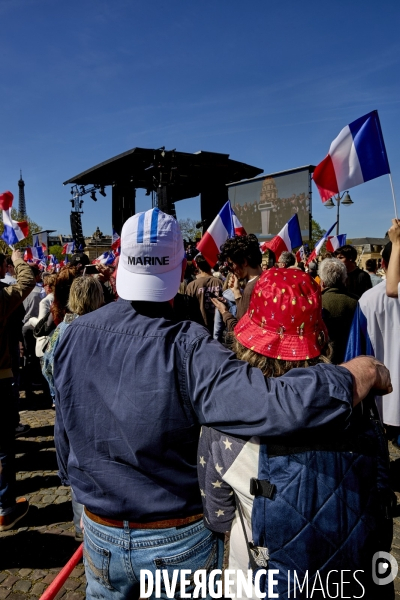 Rassemblement national à Paris pour soutenir Marine Le Pen