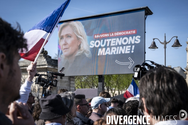 Rassemblement de soutien à Marine Le Pen