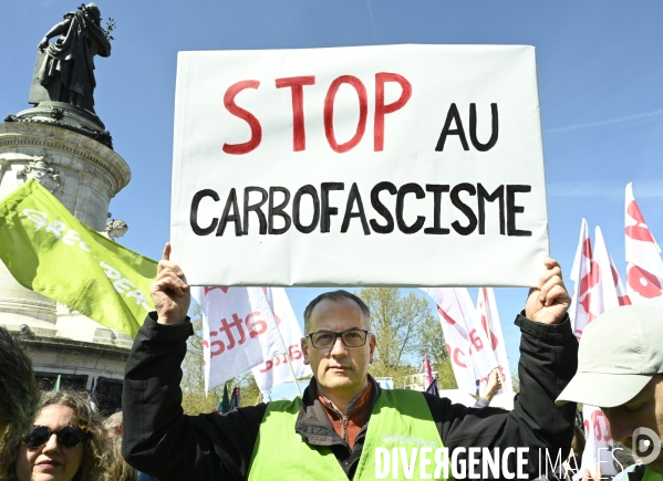 Rassemblement contre l extreme droite. Place de la République, Paris. Demonstration against the far right movements.