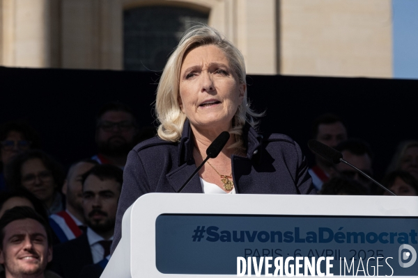 Rassemblement de soutien à Marine Le Pen Paris,  condamnée par la justice, Rally in support of Marine Le Pen, convicted by the justice Paris,