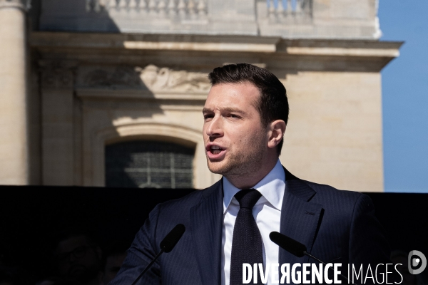 Rassemblement de soutien à Marine Le Pen Paris,  condamnée par la justice, Rally in support of Marine Le Pen, convicted by the justice Paris,