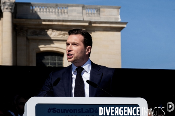 Rassemblement de soutien à Marine Le Pen Paris,  condamnée par la justice, Rally in support of Marine Le Pen, convicted by the justice Paris,
