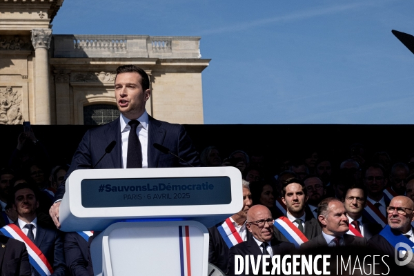 Rassemblement de soutien à Marine Le Pen Paris,  condamnée par la justice, Rally in support of Marine Le Pen, convicted by the justice Paris,