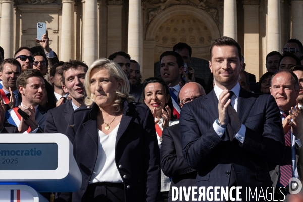 Rassemblement de soutien à Marine Le Pen Paris,  condamnée par la justice, Rally in support of Marine Le Pen, convicted by the justice Paris,