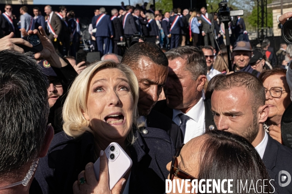 Rassemblement de soutien à Marine Le Pen Paris,  condamnée par la justice, Rally in support of Marine Le Pen, convicted by the justice Paris,