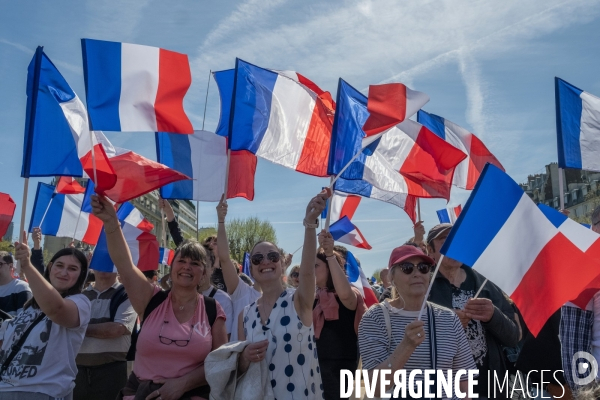 Rassemblement de soutien à Marine Le Pen Paris,  condamnée par la justice, Rally in support of Marine Le Pen, convicted by the justice Paris,