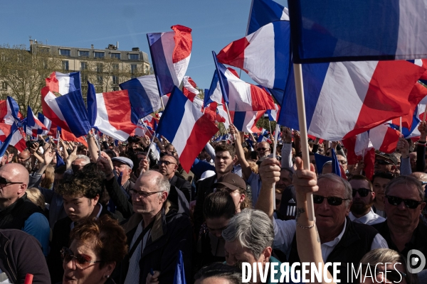 Rassemblement de soutien à Marine Le Pen Paris,  condamnée par la justice, Rally in support of Marine Le Pen, convicted by the justice Paris,