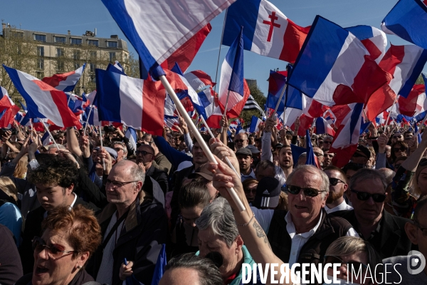Rassemblement de soutien à Marine Le Pen Paris,  condamnée par la justice, Rally in support of Marine Le Pen, convicted by the justice Paris,