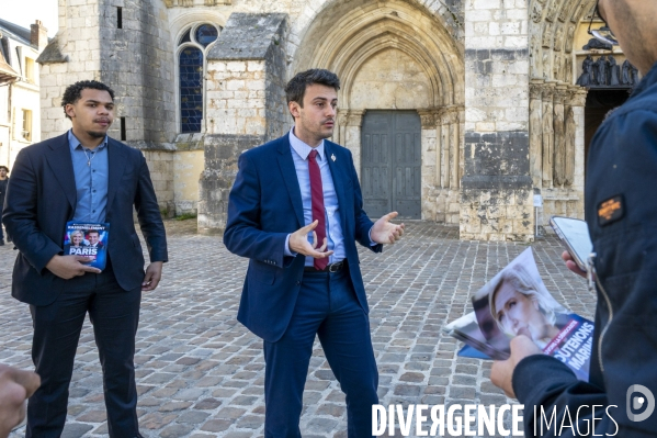 Condamnation de Marine Le Pen. Militants RN et le député Julien Limongi sur le marché.