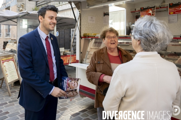 Condamnation de Marine Le Pen. Militants RN et le député Julien Limongi sur le marché.