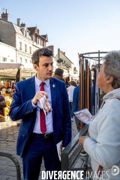 Condamnation de Marine Le Pen. Militants RN et le député Julien Limongi sur le marché.