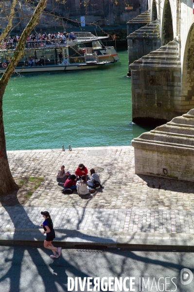 Quais de Seine printaniers