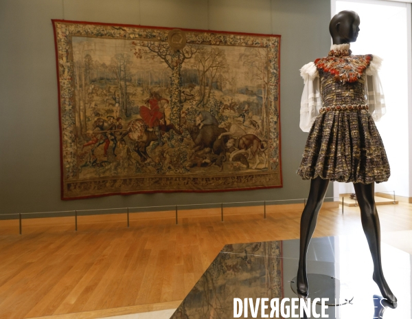 Exposition louvre couture paris