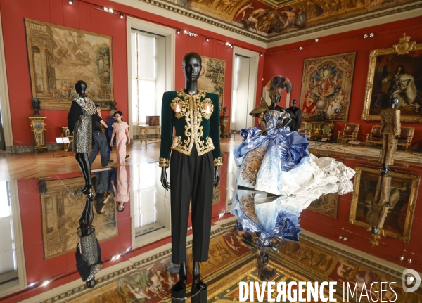 Exposition louvre couture paris