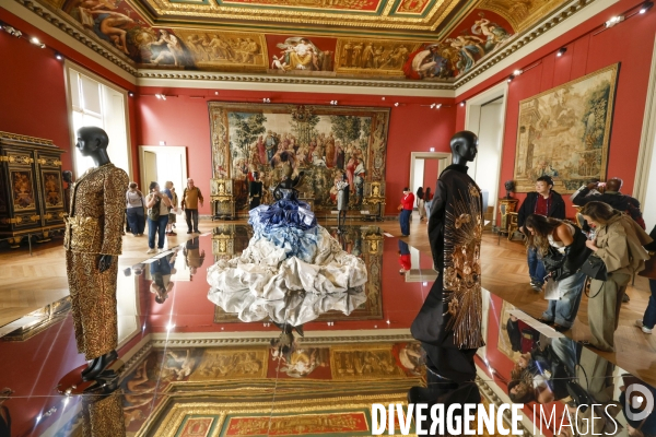 Exposition louvre couture paris