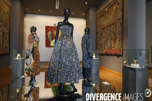 Exposition louvre couture paris