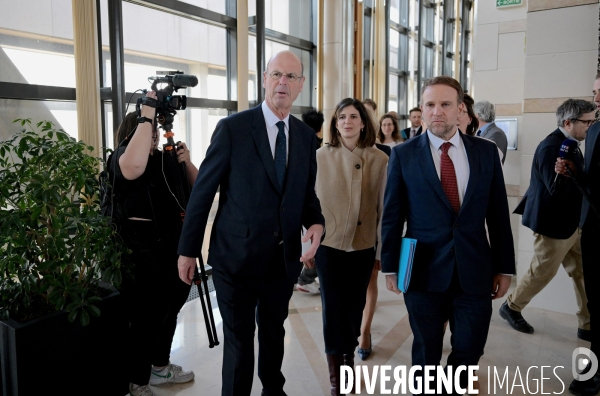 Réunion des acteurs économiques sur la hausse des droits de douane américains