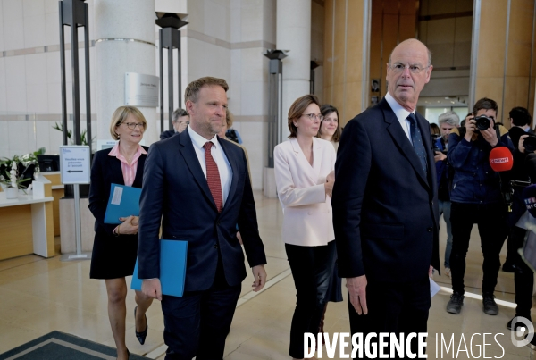 Réunion des acteurs économiques sur la hausse des droits de douane américains