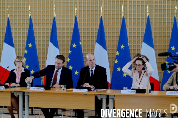 Réunion des acteurs économiques sur la hausse des droits de douane américains