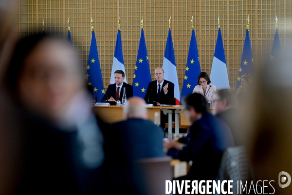 Réunion des acteurs économiques sur la hausse des droits de douane américains