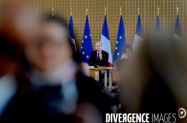 Réunion des acteurs économiques sur la hausse des droits de douane américains