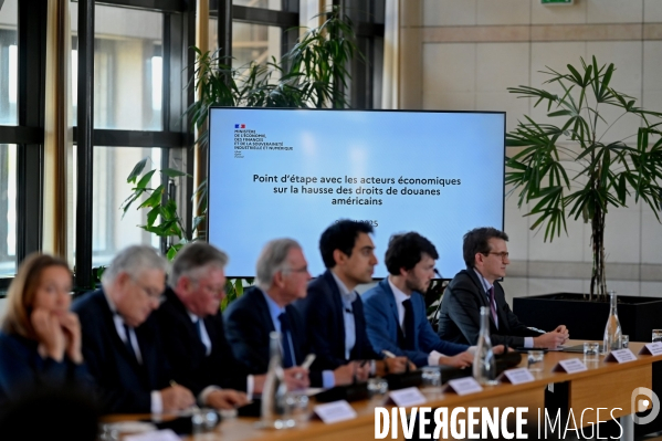 Réunion des acteurs économiques sur la hausse des droits de douane américains