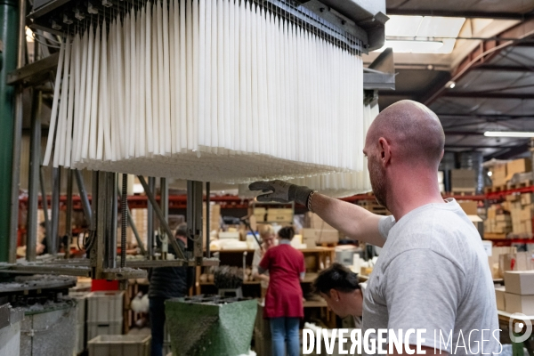 Entreprise de fabrication de cierges et bougies