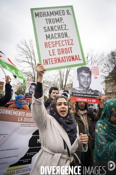 Départ de la marche pour la liberté  d’Ivry-sur-Seine à la prison de Kénitra au Maroc réalisée par Claude Mangin.
