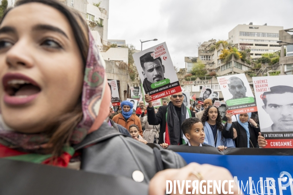 Départ de la marche pour la liberté  d’Ivry-sur-Seine à la prison de Kénitra au Maroc réalisée par Claude Mangin.