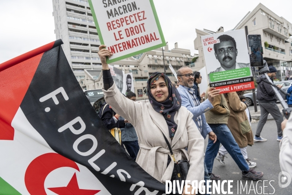 Départ de la marche pour la liberté  d’Ivry-sur-Seine à la prison de Kénitra au Maroc réalisée par Claude Mangin.