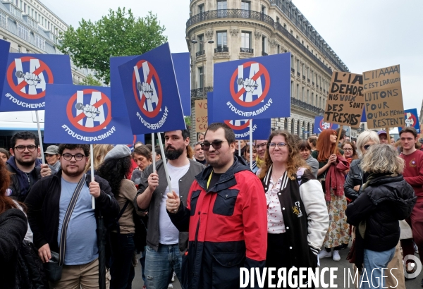 Contre l  IA, manifestation des comédiens de doublage