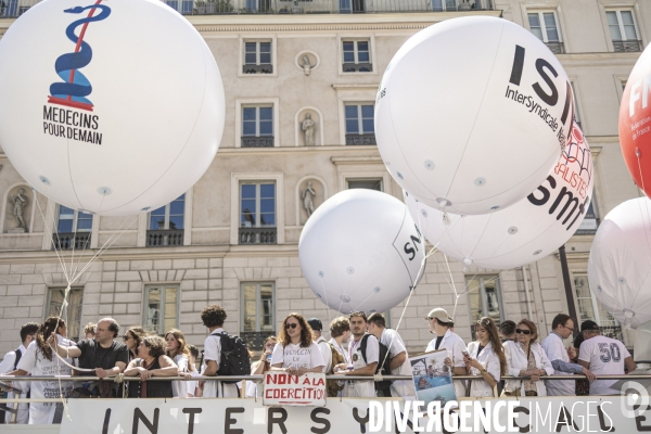 Manifestation de medecins contre la proposition de loi Garot