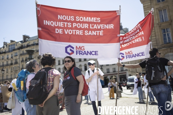 Manifestation de medecins contre la proposition de loi Garot
