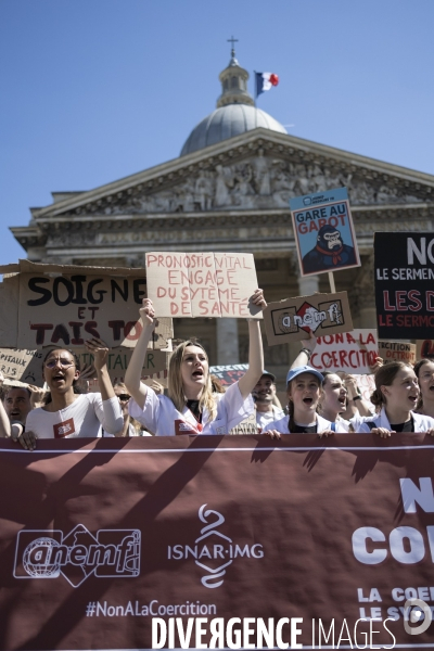 Manifestation de medecins contre la proposition de loi Garot