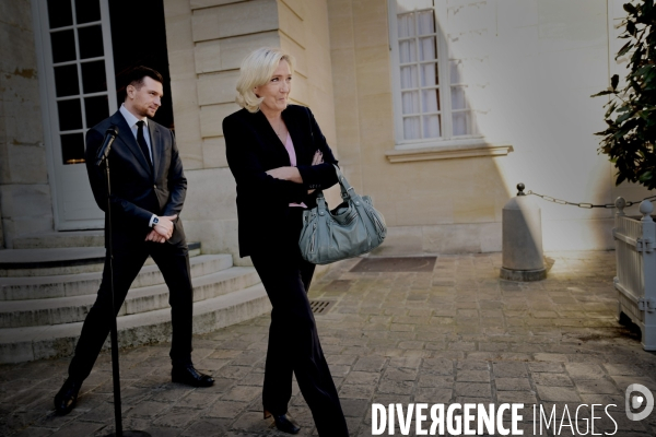 Marine Le Pen avec  Jordan Bardella à l Hôtel de Matignon