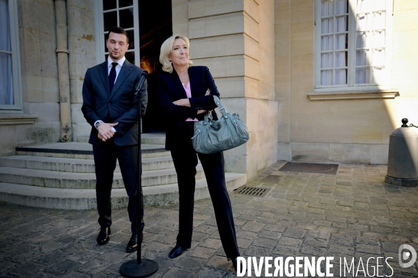 Marine Le Pen avec  Jordan Bardella à l Hôtel de Matignon