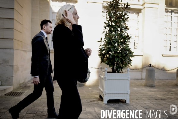 Marine Le Pen avec  Jordan Bardella à l Hôtel de Matignon