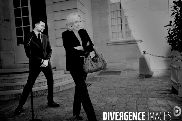 Marine Le Pen avec  Jordan Bardella à l Hôtel de Matignon