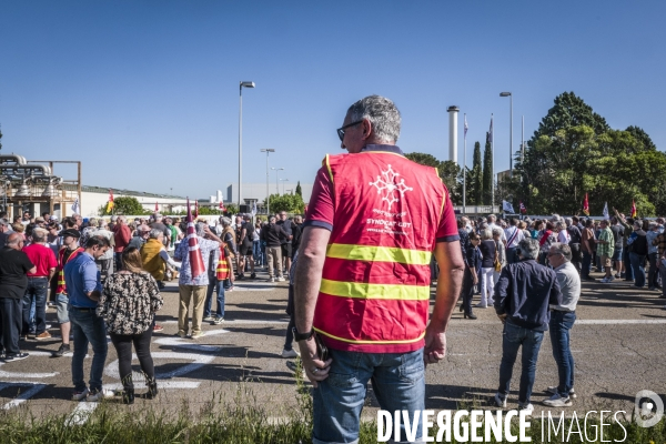 1er Mai - Rassemblement devant la verrerie du Languedoc (Perrier)