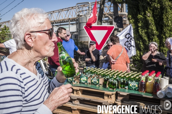 1er Mai - Rassemblement devant la verrerie du Languedoc (Perrier)