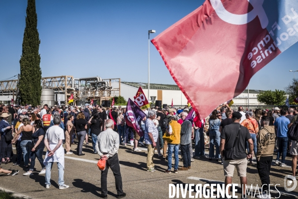 1er Mai - Rassemblement devant la verrerie du Languedoc (Perrier)