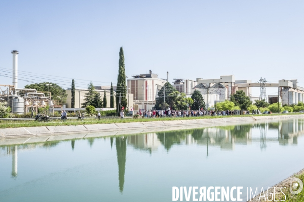 1er Mai - Rassemblement devant la verrerie du Languedoc (Perrier)