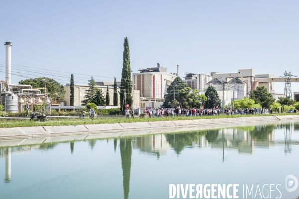 1er Mai - Rassemblement devant la verrerie du Languedoc (Perrier)