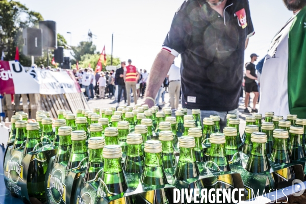 1er Mai - Rassemblement devant la verrerie du Languedoc (Perrier)