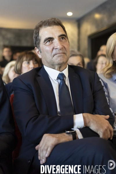 Reunion publique de Laurent Wauquiez a Paris