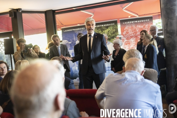 Reunion publique de Laurent Wauquiez a Paris