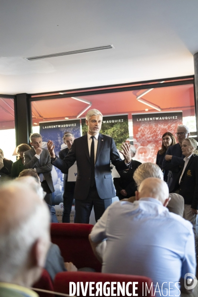 Reunion publique de Laurent Wauquiez a Paris