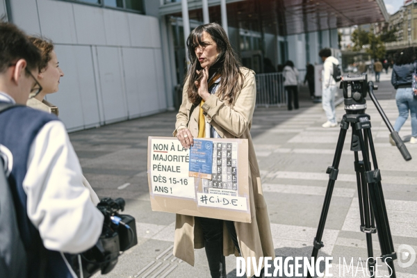 Manifestation de la PJJ contre le projet de loi Attal