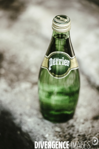 Illustration bouteille de Perrier... Eau minerale naturelle , vraiment ?