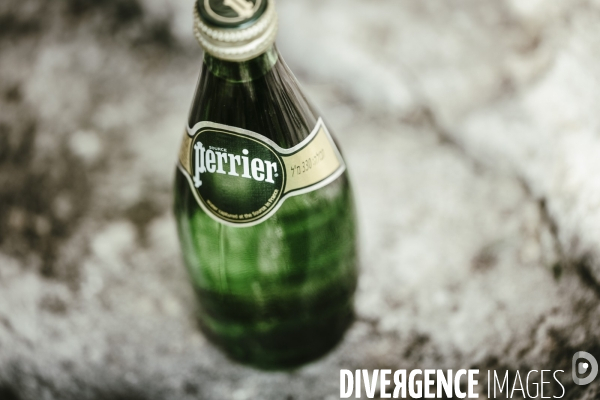 Illustration bouteille de Perrier... Eau minerale naturelle , vraiment ?